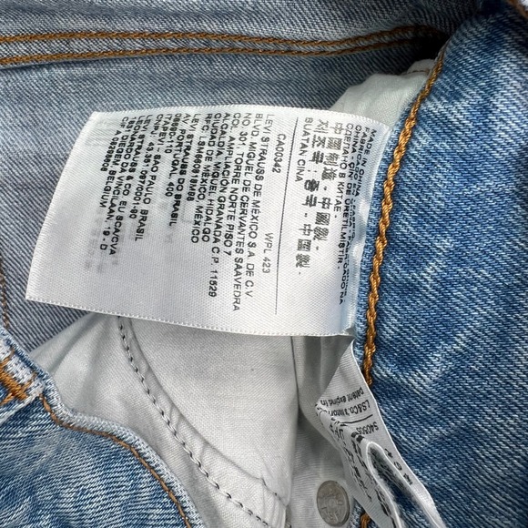 Levis Premium Wedgie Straight Jeans Womens 25 Blue Button Fly Distressed New Nwt - Picture 14 of 16